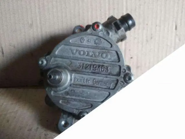 Насос вакуумный Volvo XC60 1 поколение D5244T10