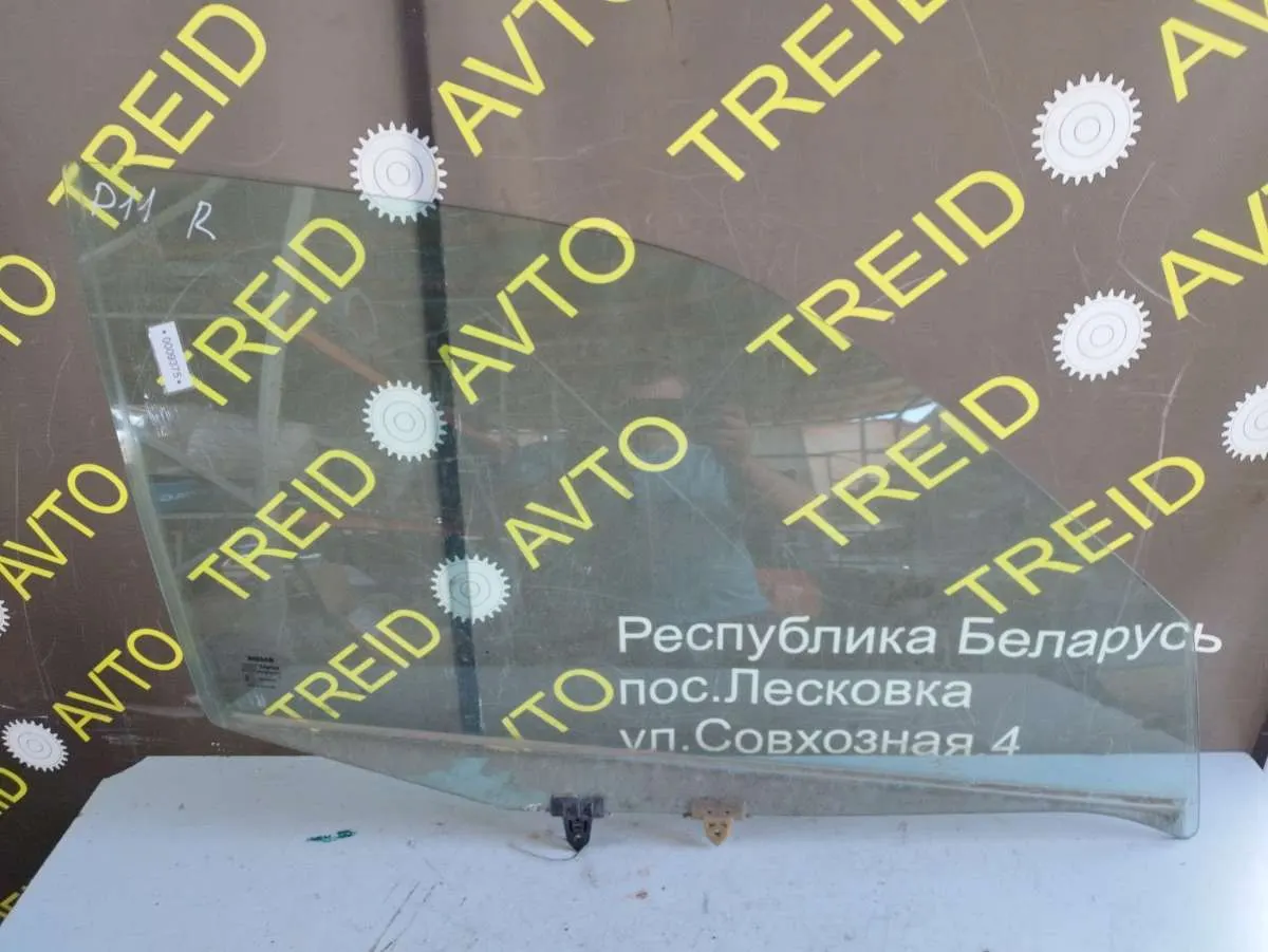 Стекло двери передней правой Nissan Primera 2 поколение