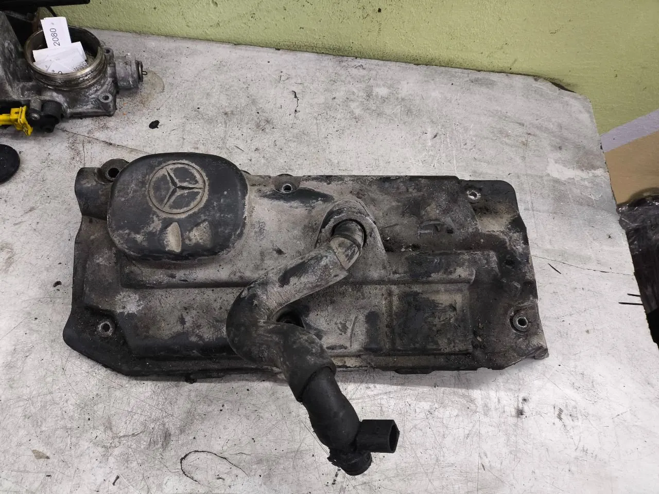 Крышка двигателя декоративная Mercedes-Benz Vito W638 A6110161524