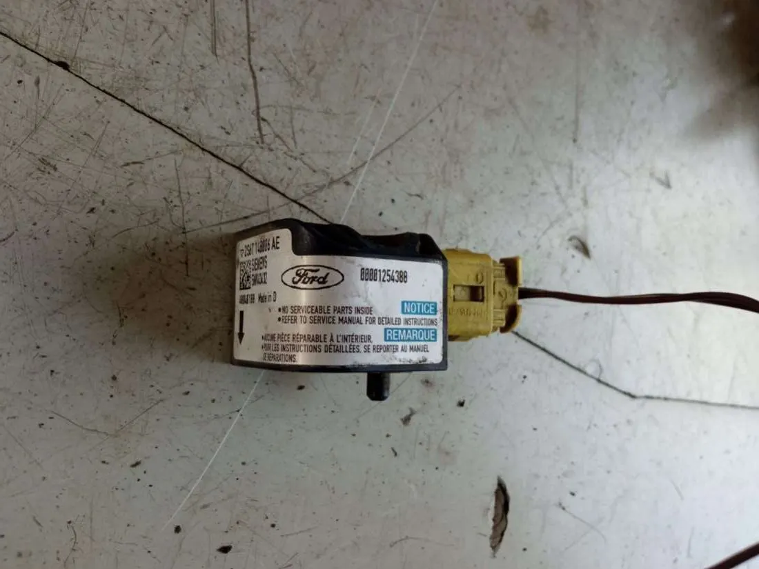 датчик удара Ford Fiesta 5 поколение