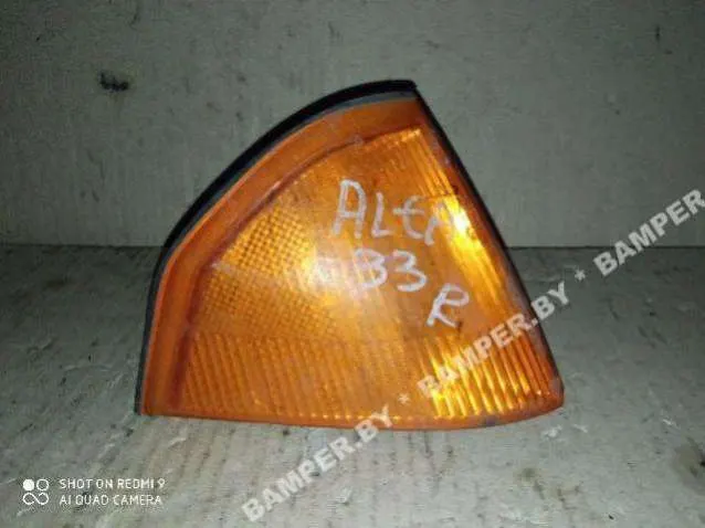 Поворотник правый Alfa Romeo 33 2 поколение