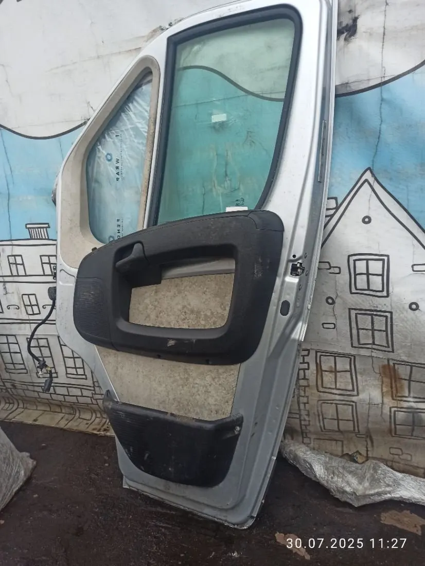 Дверь передняя правая Citroen Jumper
