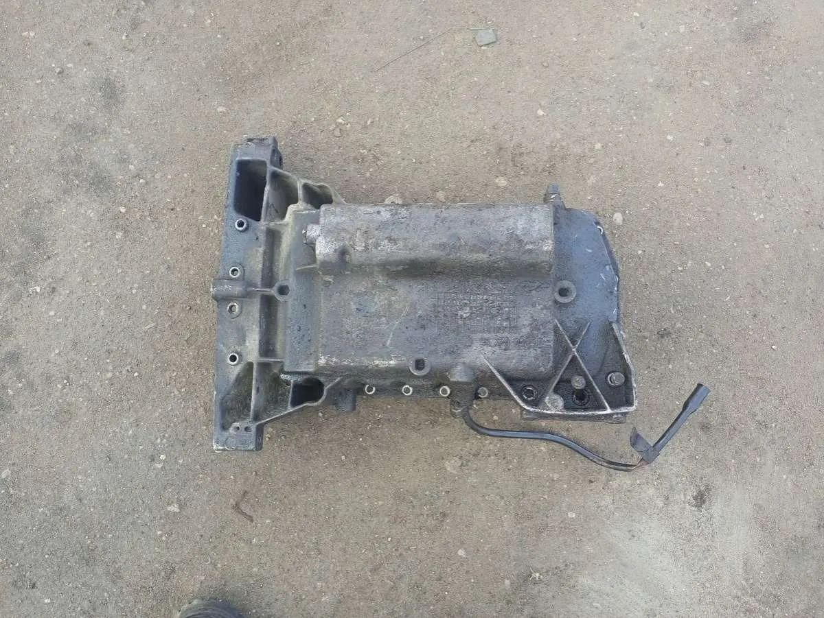 Поддон масляный ДВС Citroen C5 1 поколение 9637093810