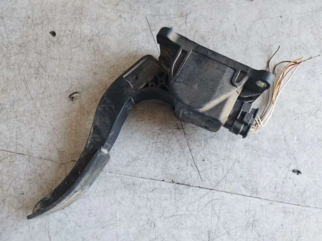 педаль газа Mercedes-Benz Sprinter 0280755025