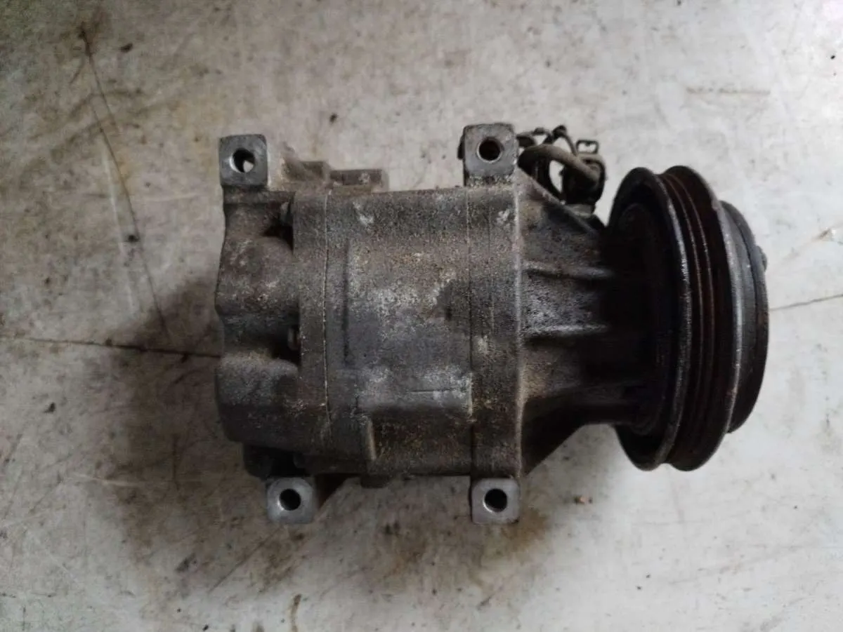 компрессор кондиционера Toyota Prius 1 поколение 4421002072 — фото 2