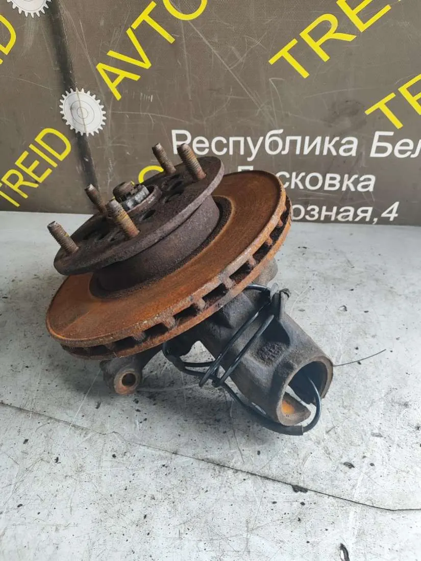 Ступица передняя левая Ford Transit
