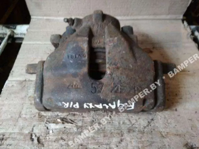 Суппорт передний правый Ford Galaxy 1 поколение