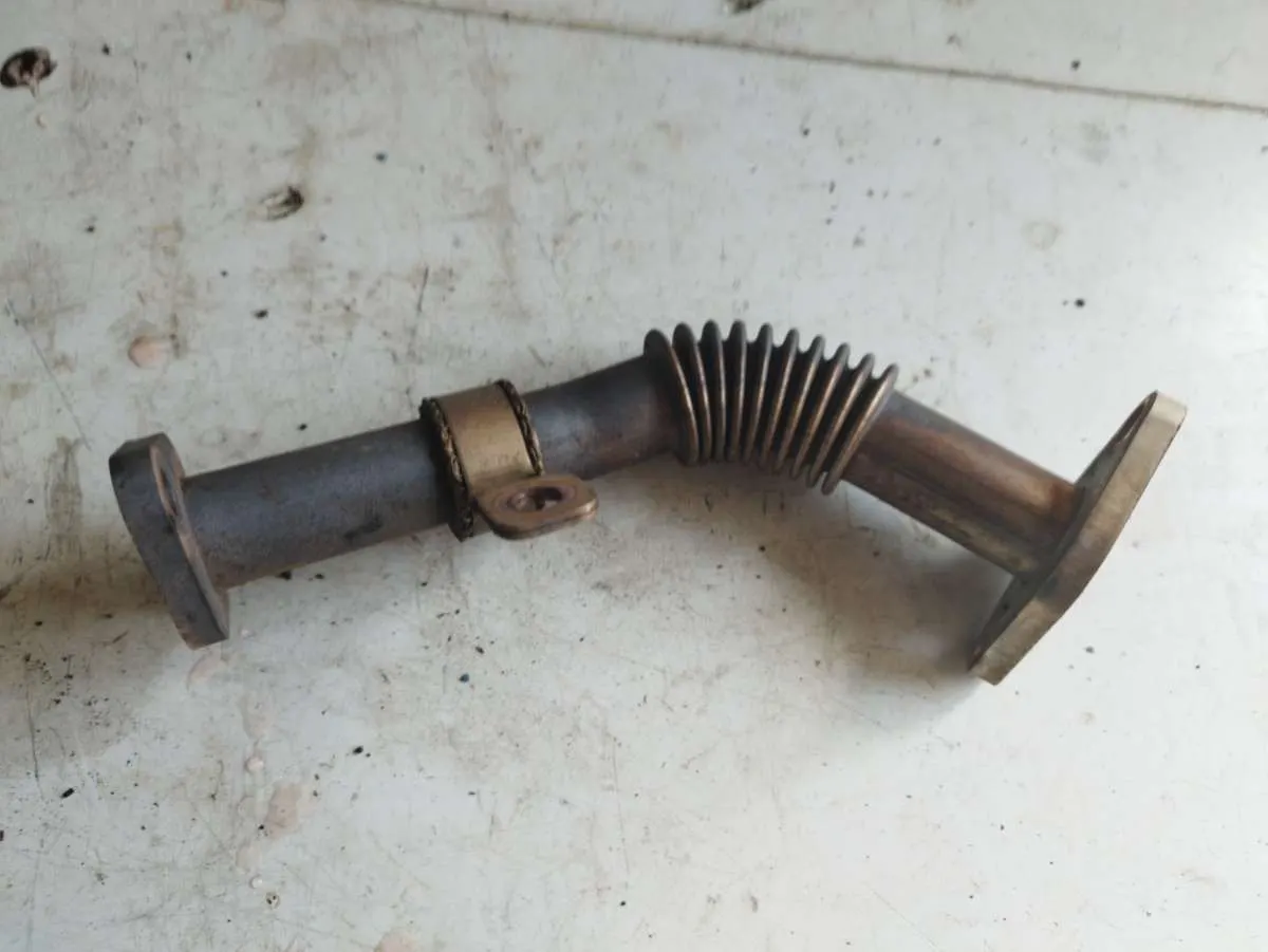 патрубок (трубка) EGR Volkswagen Crafter 076131525С