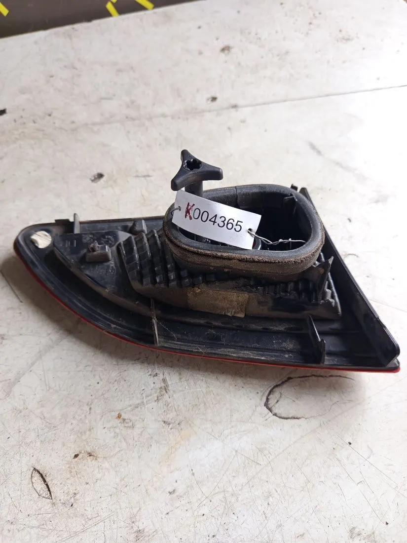 Фонарь габаритный задний правый Renault Scenic 3 поколение 265550018R