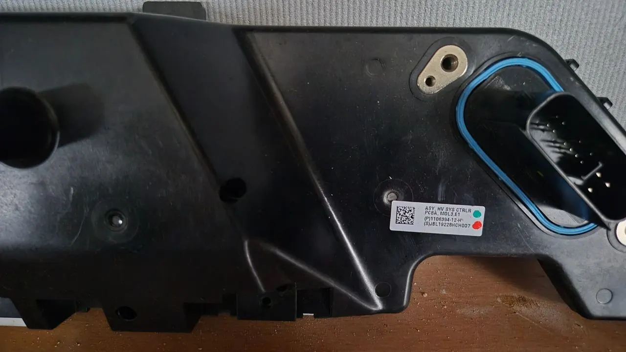 распределитель тока Tesla Model 3 1 поколение 1106394-02-H