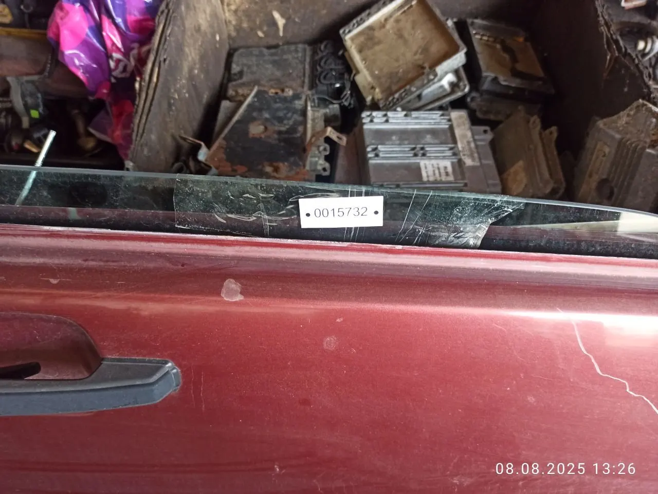 Стекло двери передней правой Volvo 740 1 поколение