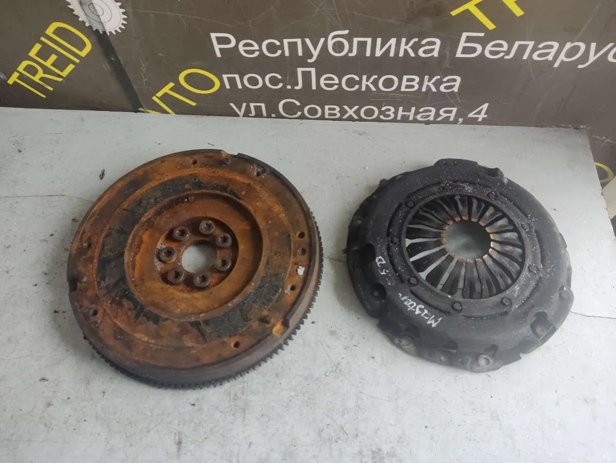 Болт маховика Renault Master