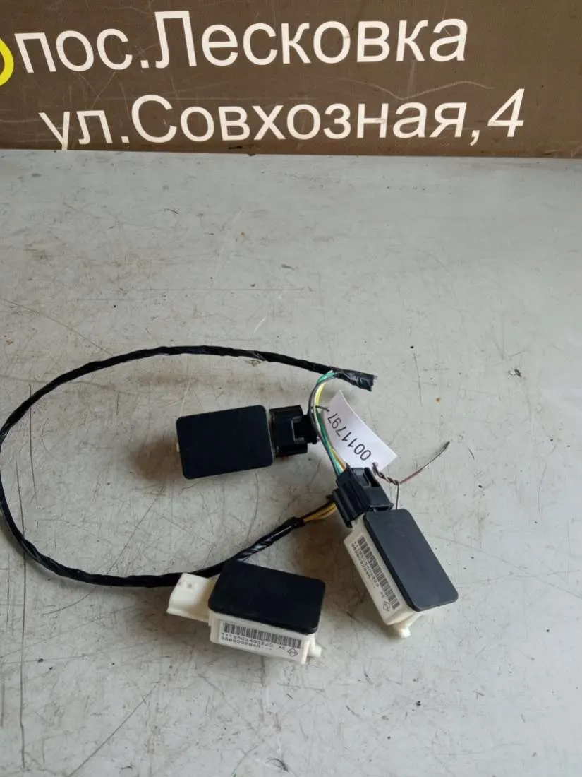 датчик удара Renault Scenic 3 поколение 988809284R