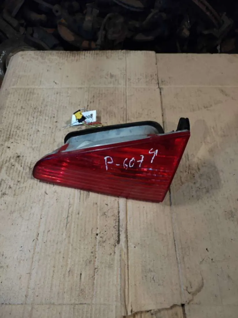 Фонарь крышки багажника правый Peugeot 607 1 поколение