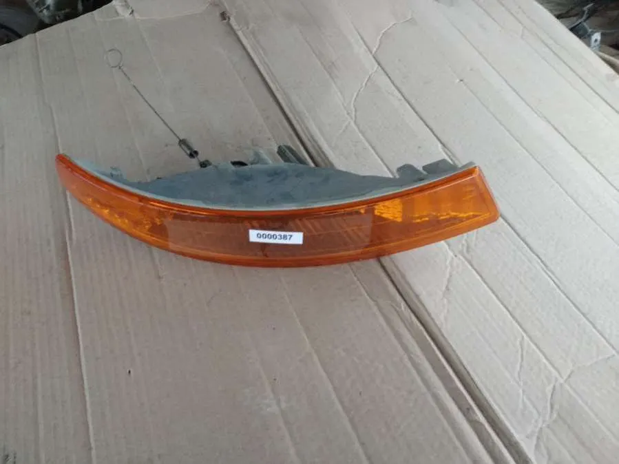 Поворотник правый Renault Trafic 2 поколение