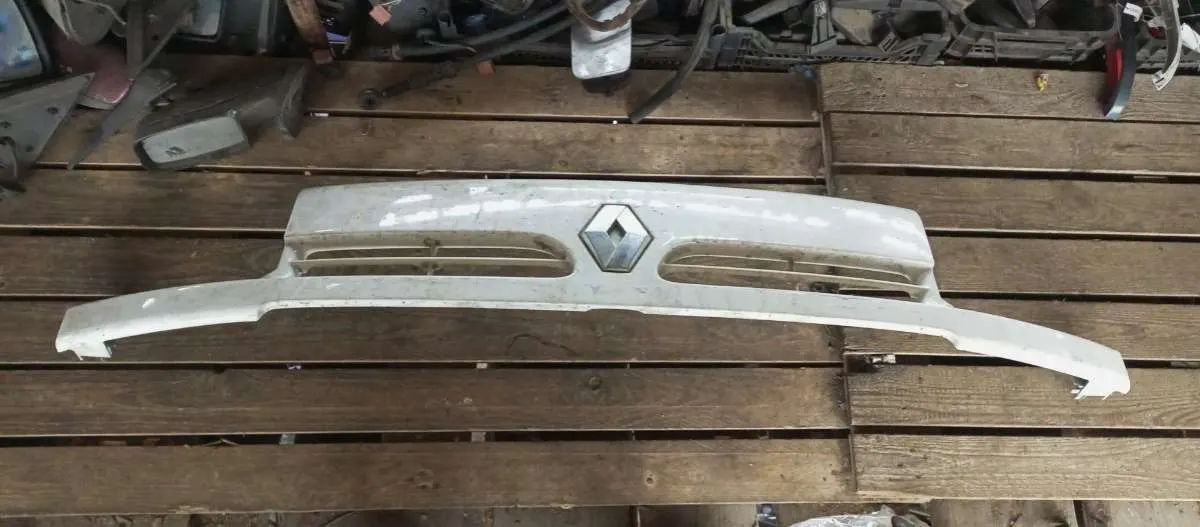 решетка радиатора Renault Master