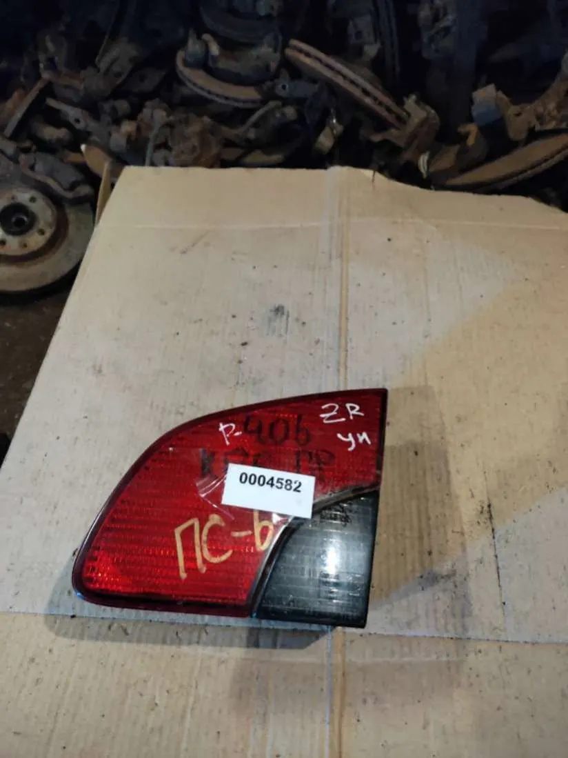 Фонарь крышки багажника правый Peugeot 406 1 поколение [рестайлинг]