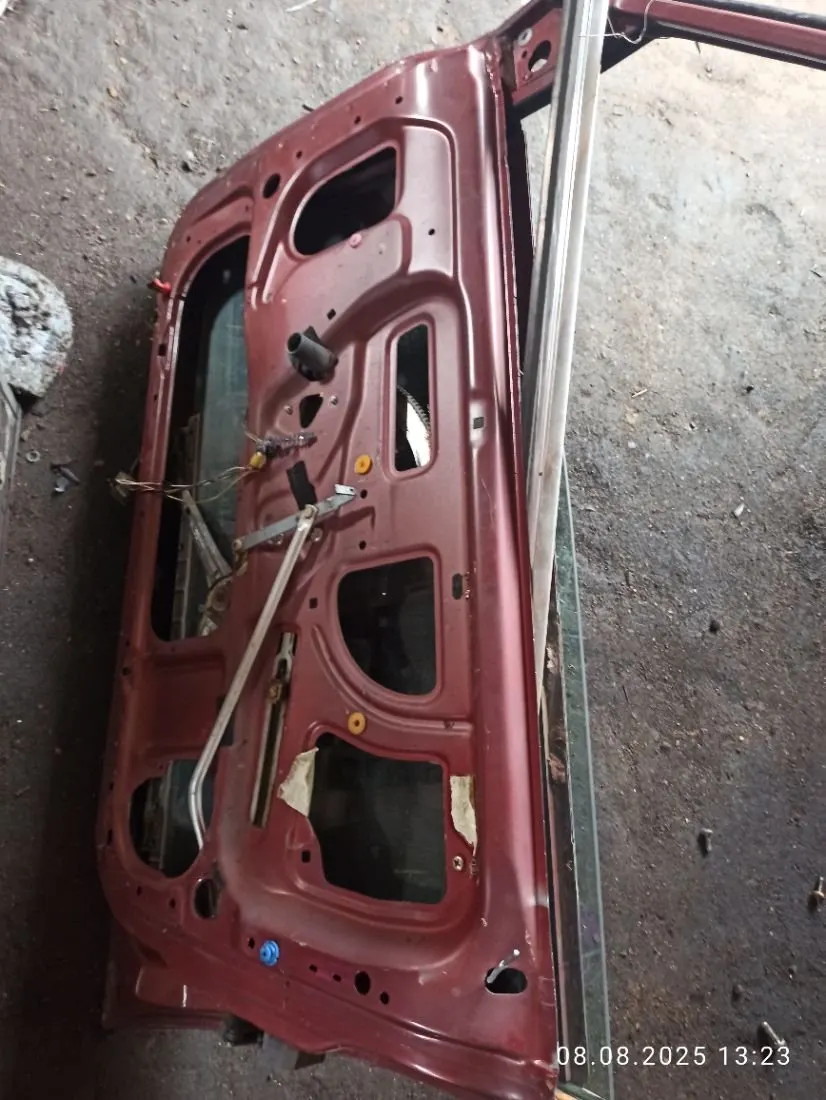 Дверь передняя правая Volvo 740 1 поколение