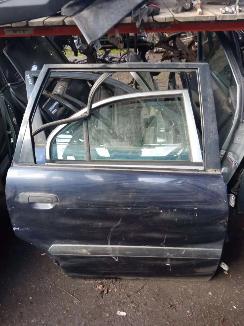 Дверь задняя правая Mitsubishi Space Wagon 3 поколение